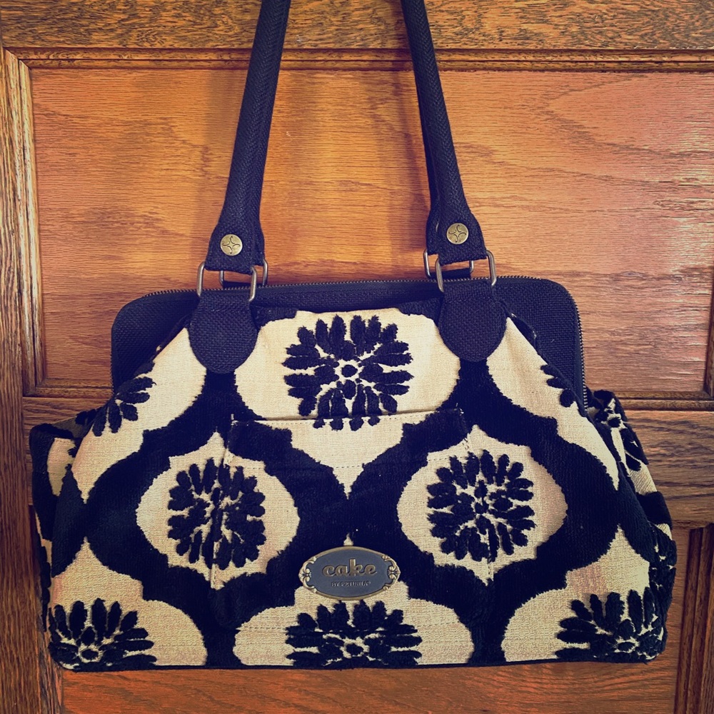 Petunia Pickle Bottom Cake Diaper Bag